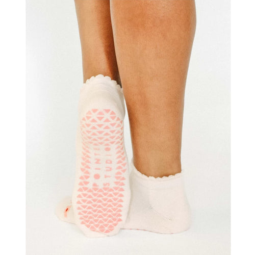 pointe studio blossom grip socks blush pink