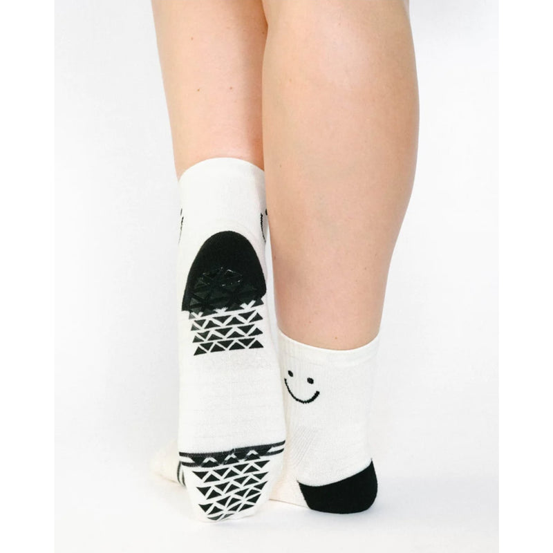 pointe studio happy ankle runner white grip socks