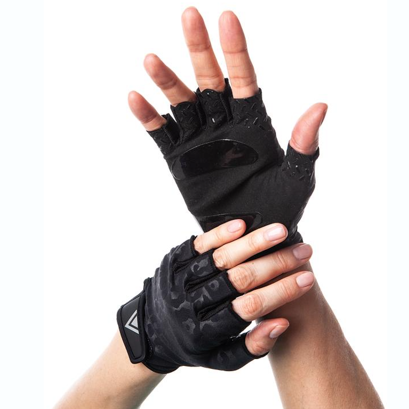 http://www.simplyworkout.com/cdn/shop/products/Arebesk-grip-gloves-black-leopard.png?v=1608293668