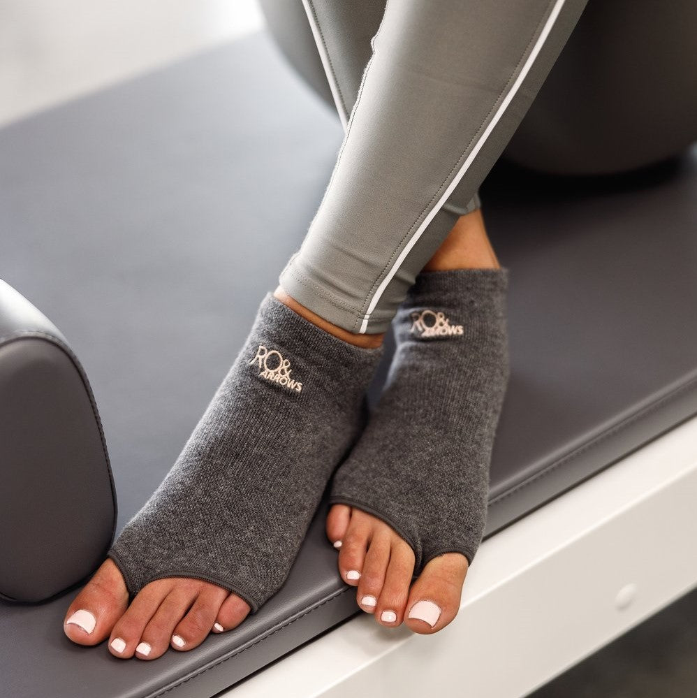 Rhiannon Low Show Solid Grip Socks (Barre / Pilates)