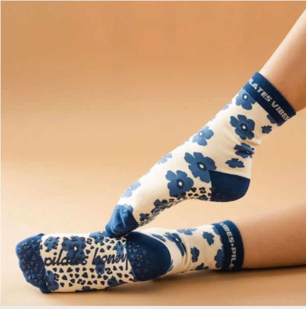Pilates Honey Flower Vibes Crew Grip Socks