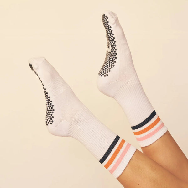 LUCKY HONEY tall tube enchanted grip socks