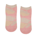 move active classic grip socks pink camo