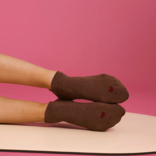 move active classic heartfelt grip socks