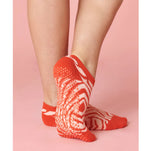 move active classic low rise burnt orange zebra grip socks