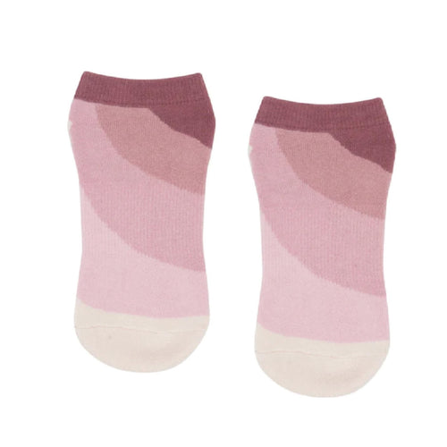 move active classic low rise desert rose grip socks