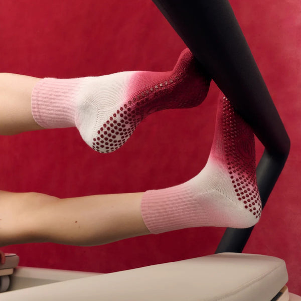 move active crew berry kiss grip socks