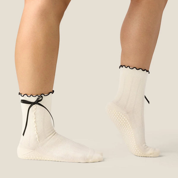 Move Active Crew Grip Socks Ivory Bow