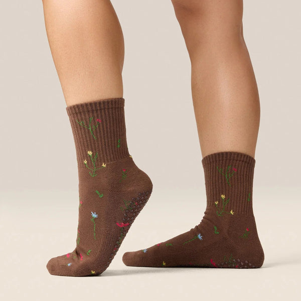 Move Active Crew Grip Socks Wildflower Brown