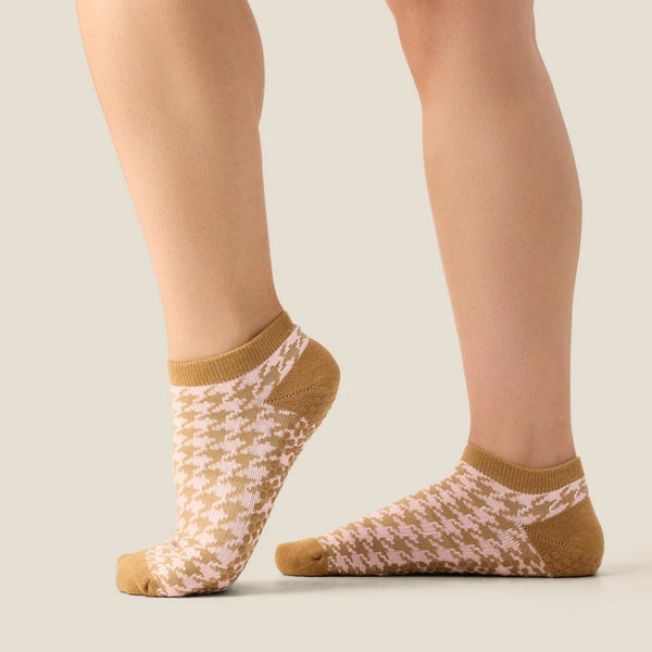 Move Active Classic Low Rise Grip Socks Houndstooth Blush 
