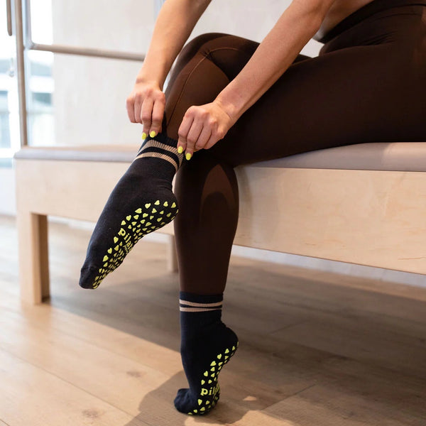 pilates honey black and brown crew grip socks