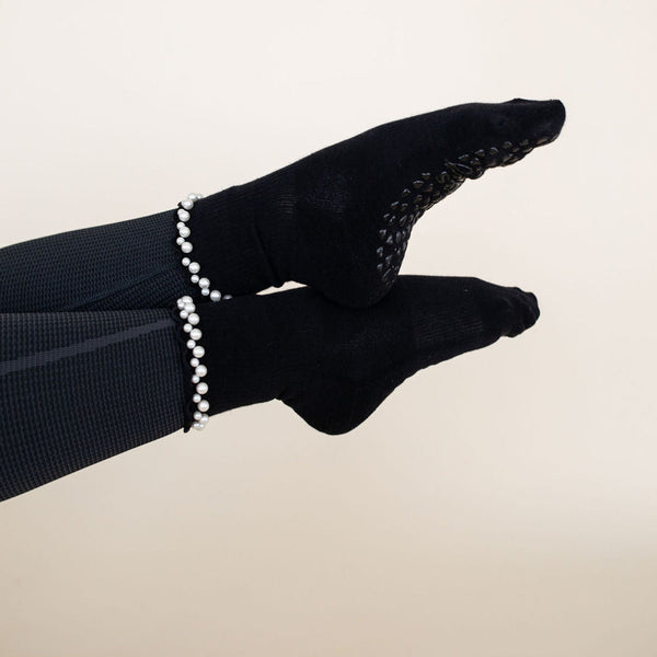 pilates honey black pretty in pearls grip socks