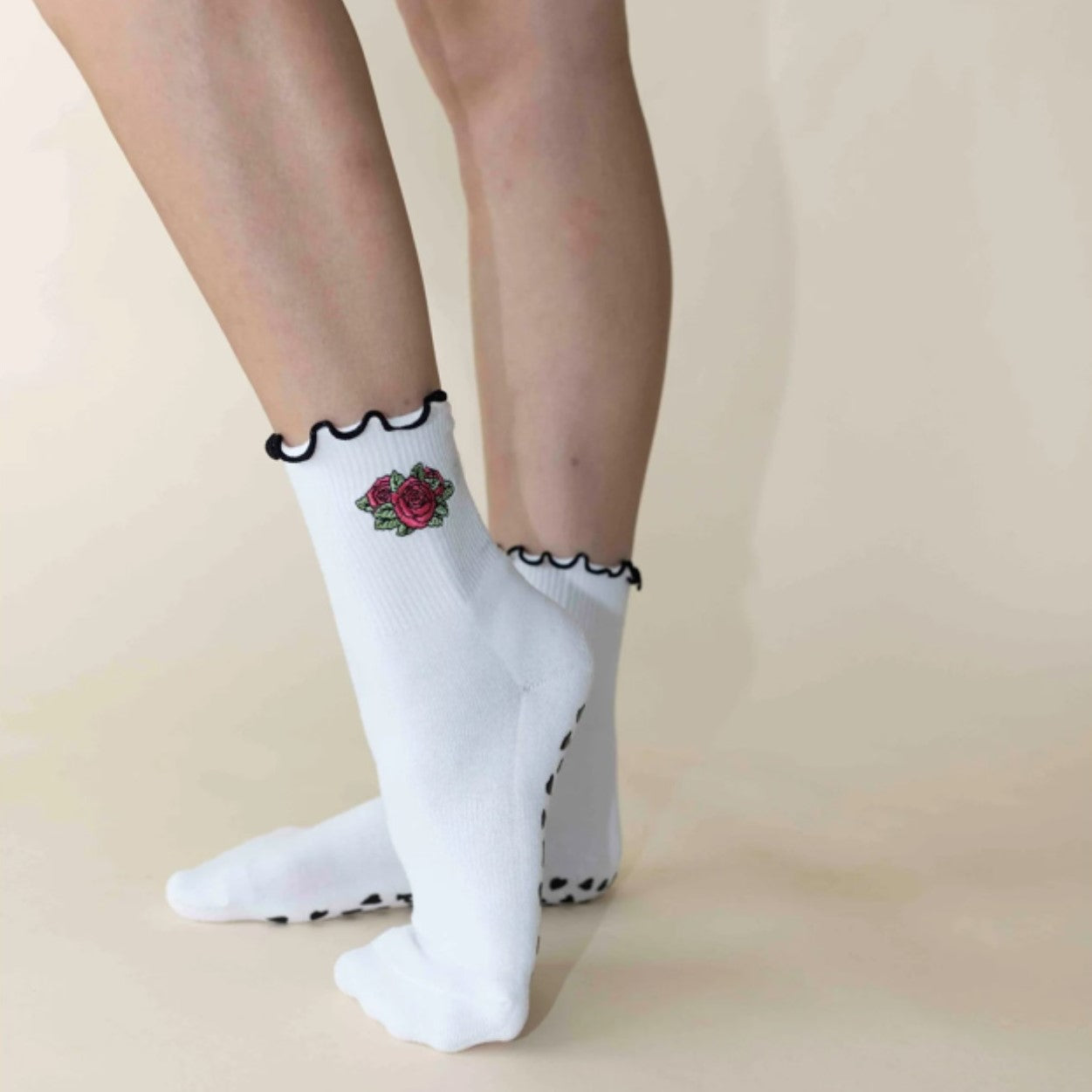 Embroidered Rose Lettuce Trim Grip Sock Pilates Honey SimplyWORKOUT embroidered-rose-lettuce-trim-grip-sock-pilates-honey-simplyworkout