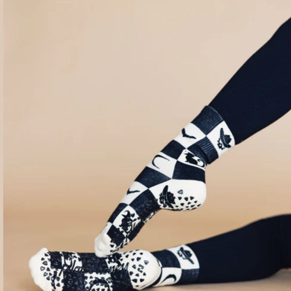 pilates honey checkered grip socks