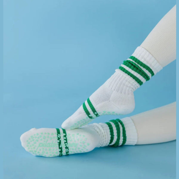 Pilates honey vintage tube green and white slouch grip socks