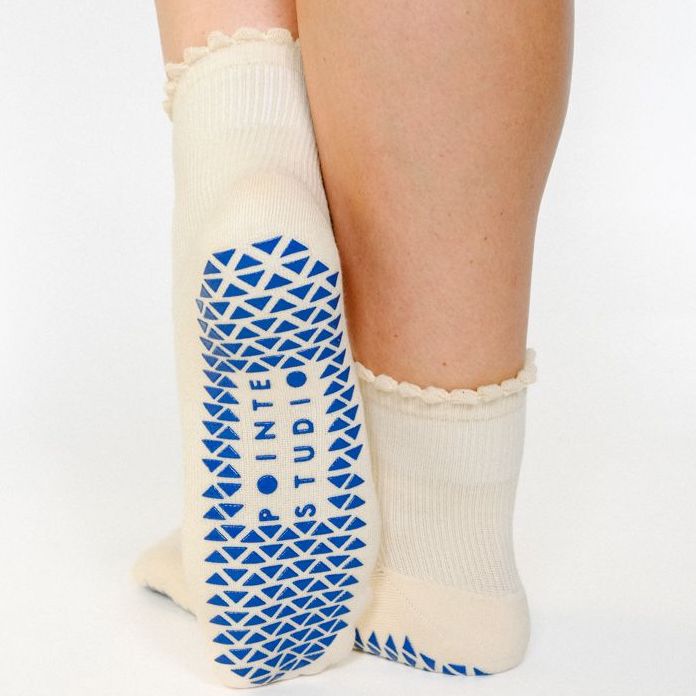 pointe studio happy ankle macadamia grip socks