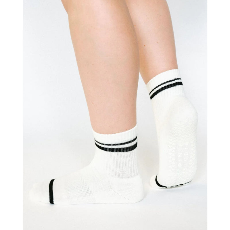 pointe studio varsity ankle white grip socks