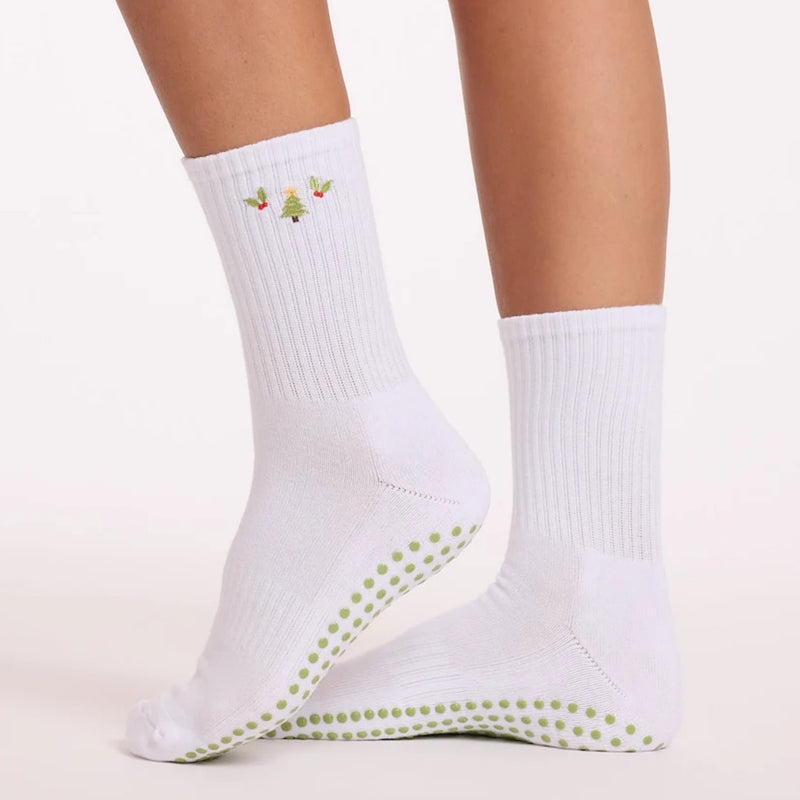 souls holiday tree with mistletoe grip socks