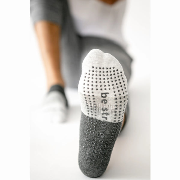 MEN'S GRIP SOCKS | simplyWORKOUT SIMPLYWORKOUT MEN'S GRIP SOCKS | simplyWORKOUT SIMPLYWORKOUT