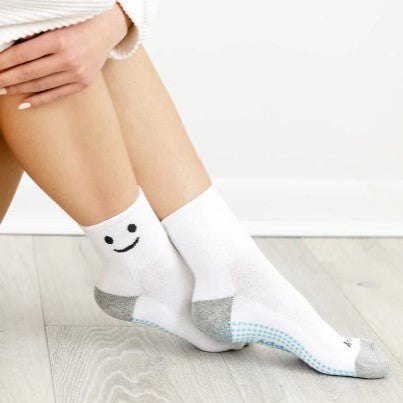 Sticky Be Short Crew Grip Socks Be Happy Smile 7