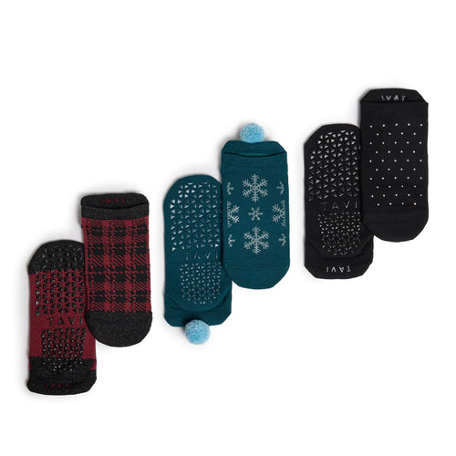 tavi active 3 pack festive joy winter night holiday grip socks