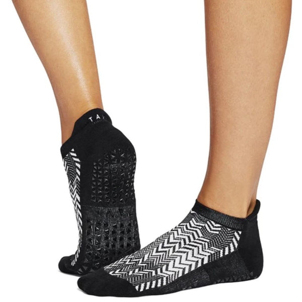 tavi active socks savvy black grip socks