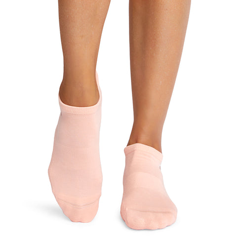 tavi active savvy rose quartz grip socks