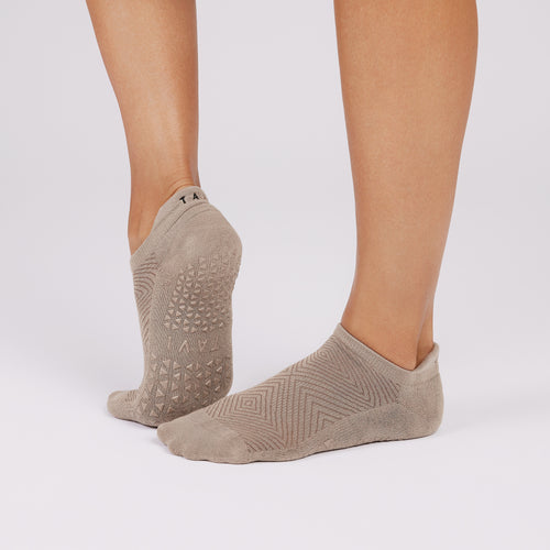 tavi shitake geo grip socks