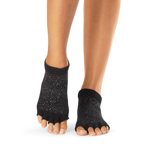 Low Rise Half Toe Grip Socks Ebony Glimmer - ToeSox - SimplyWorkout –  SIMPLYWORKOUT