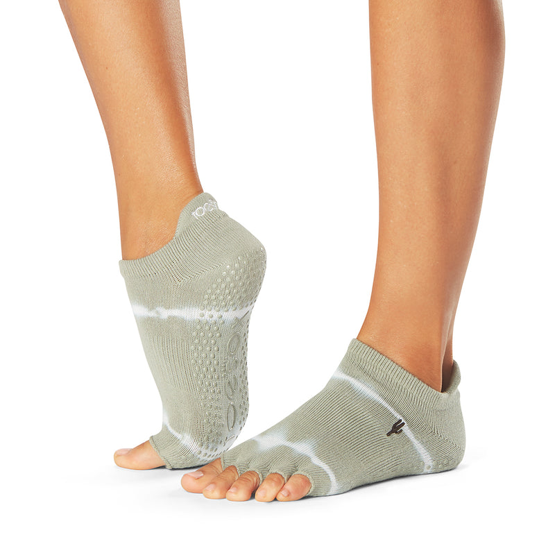 Low Rise Half Toe Grip Socks Wave Stripe Stripe - ToeSox ...