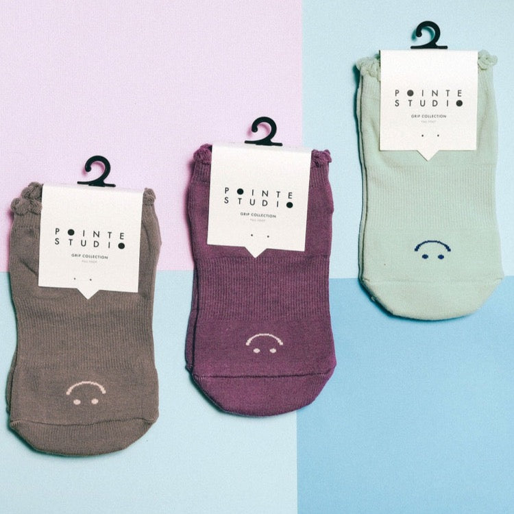 POINTE STUDIO Smiley Holiday Bundle - 3 Pairs of Grip Socks - on  SimplyWORKOUT – SIMPLYWORKOUT