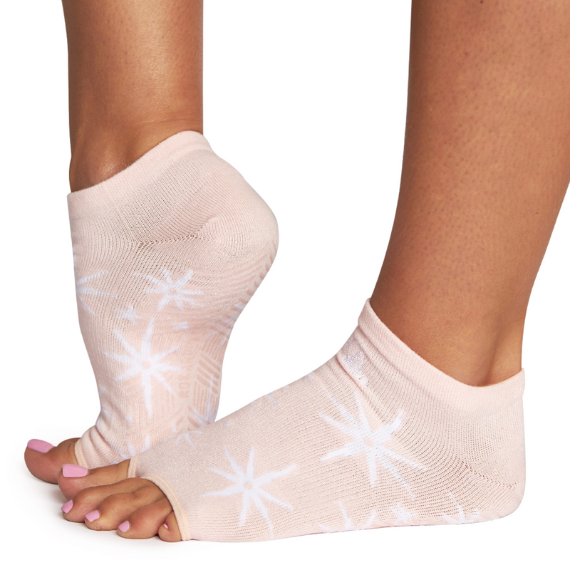 Ro & Arrows Rhiannon Low Show Open toe Grip Socks - Dusty Pink Print