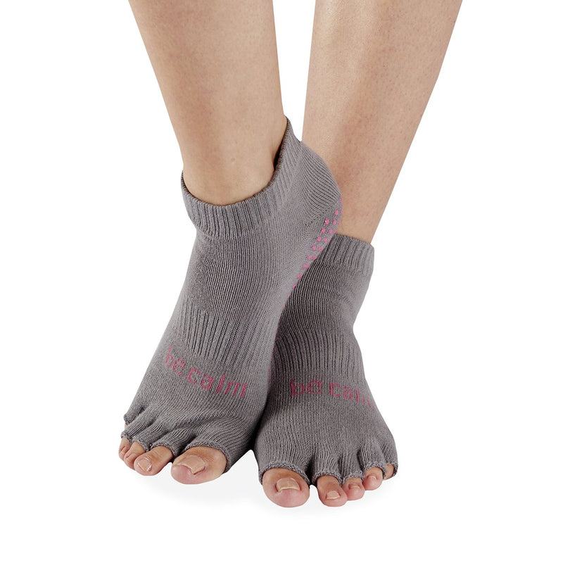 Ohicki Pilates Grip Socks, Soft Sole Lightweight Pilates Shoes Shockproof  Grip Shoes