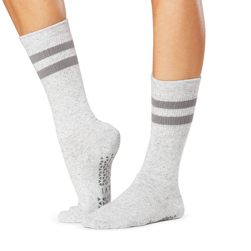 tavi active light gray grip socks crew