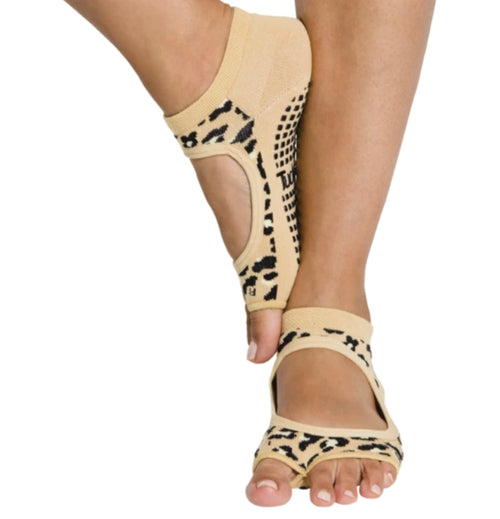 tucketts-allegro-simply-leopard-grip-socks