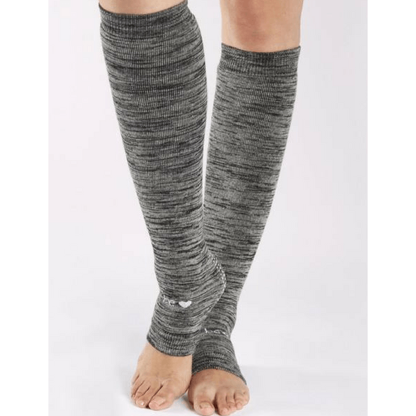 sticky be be love gray knee high leg warmers with grips