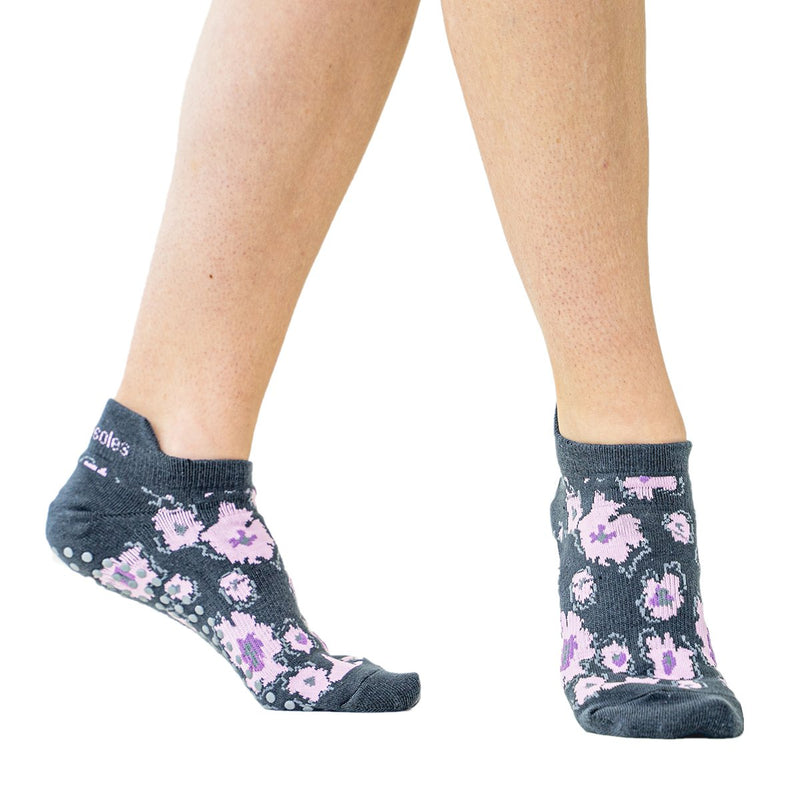 Floral Grip Socks (Barre/Pilates) - Great Soles - simplyWORKOUT –  SIMPLYWORKOUT