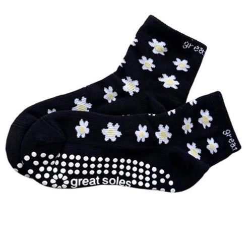 great soles daisy black and white crew grip socks