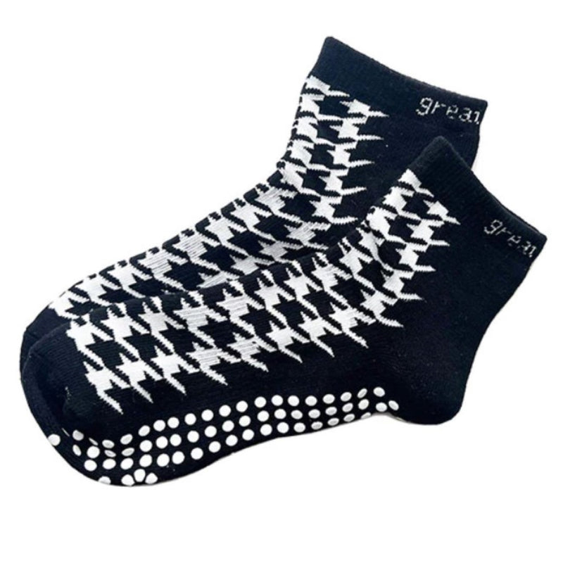 great soles eeryn black and white houndstooth grip socks