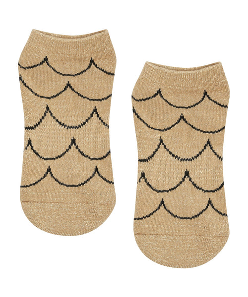 move active classic low rise grip socks scallop gold
