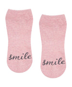 move active classic low rise grip socks smile pink marle