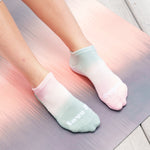 move acetic positive flow tie dye grip socks set of 3