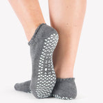 pointe studio happy grip socks charcoal
