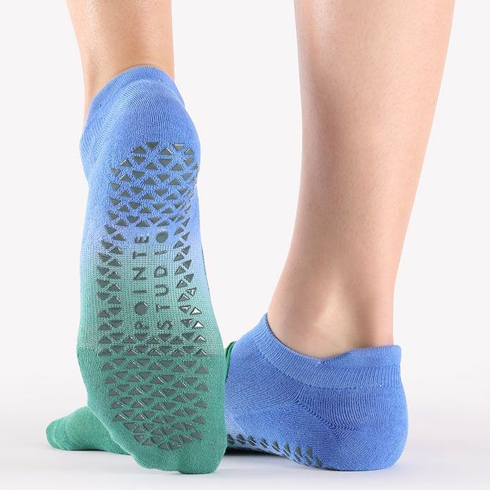 https://www.simplyworkout.com/cdn/shop/products/pointe-studio-nina-grip-socks-algae-blue-green.jpg?v=1674270444