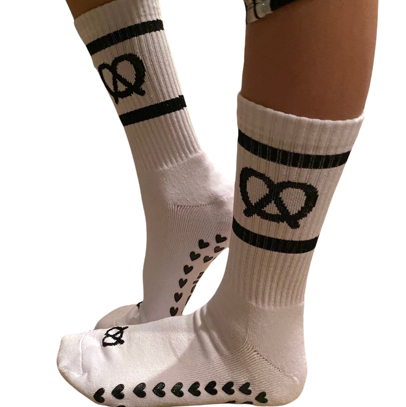 Louis Vuitton, Accessories, Louis Vuitton Monogram White Black Socks 6 8