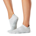 tavi active savvy haze gray grip socks