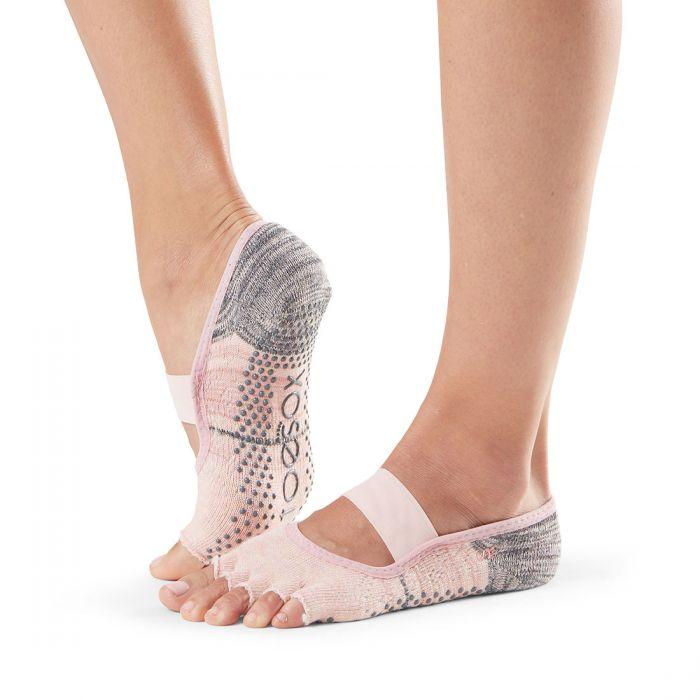 ToeSox Full Toe Low Rise Grip Socks – 5-Toe Design, Non-Slip Socks, Natural  Toe Movement, Pilates Socks, Yoga Socks, Toe Socks for Dance, Barre &  Ballet, Echo, Small : : Clothing, Shoes