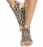 tucketts anklet grip socks leopard pink stripe