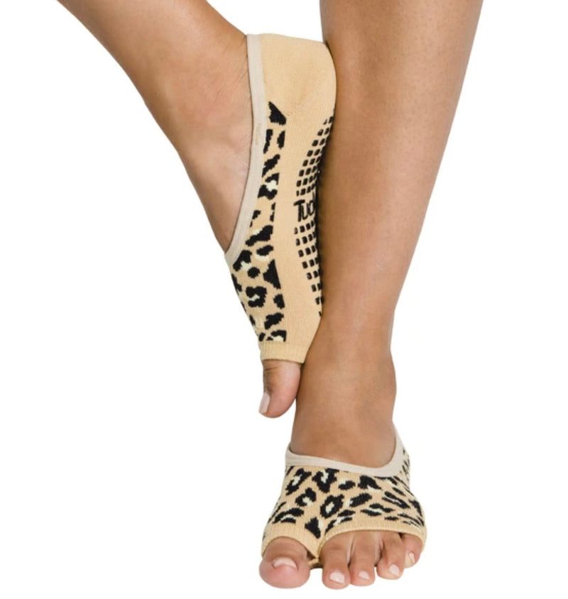 tuckers ballerina simply leopard grip socks