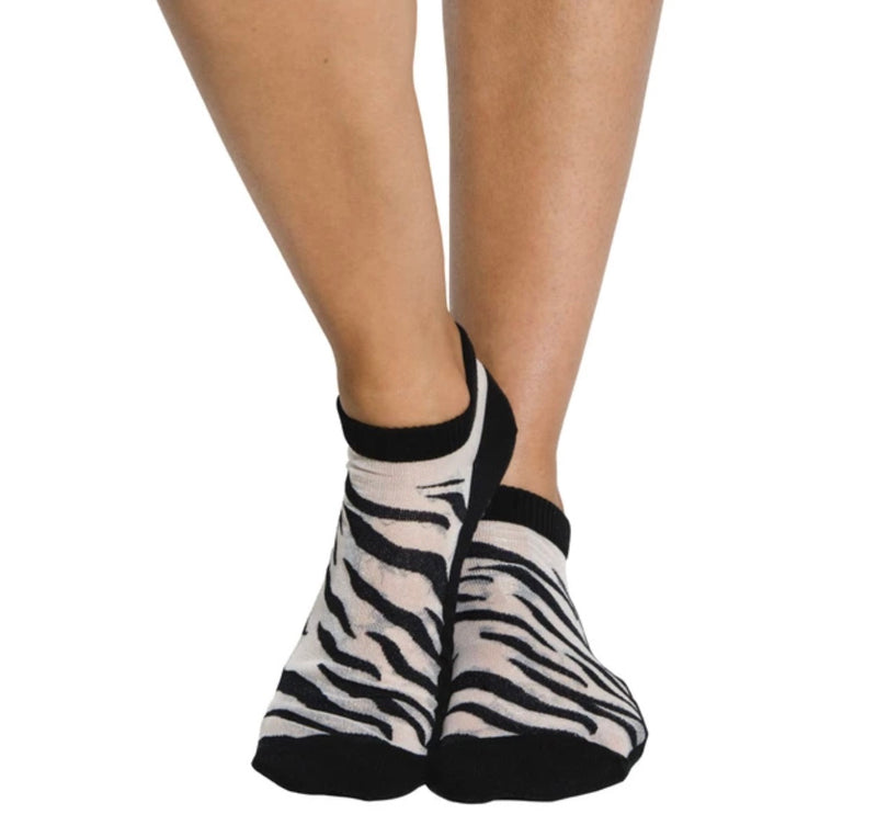 tucketts closed toe sheer black tiger grip socks